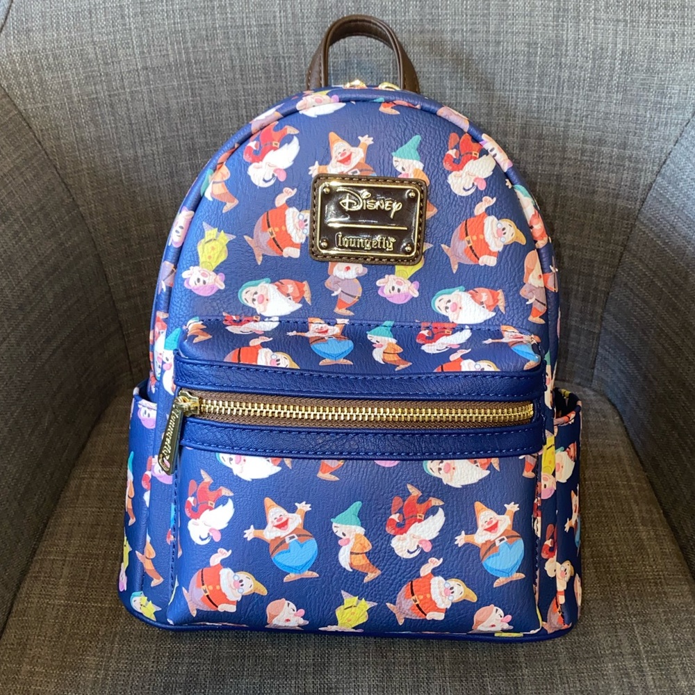 ❌SOLD!❌ 🎀 Loungefly Snow White and the Seven Dwarfs Mini Backpack 🎀